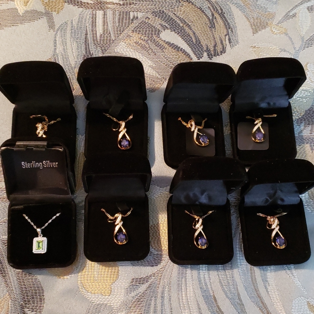 🔵 8 Necklaces